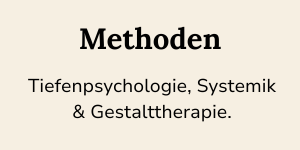 Hinweistext auf beigem Hintergrund welcher die angewendeten psychotherapeutischen Methoden Tiefenpsychologie, Systemik & Gestalttherapie aufzählt
